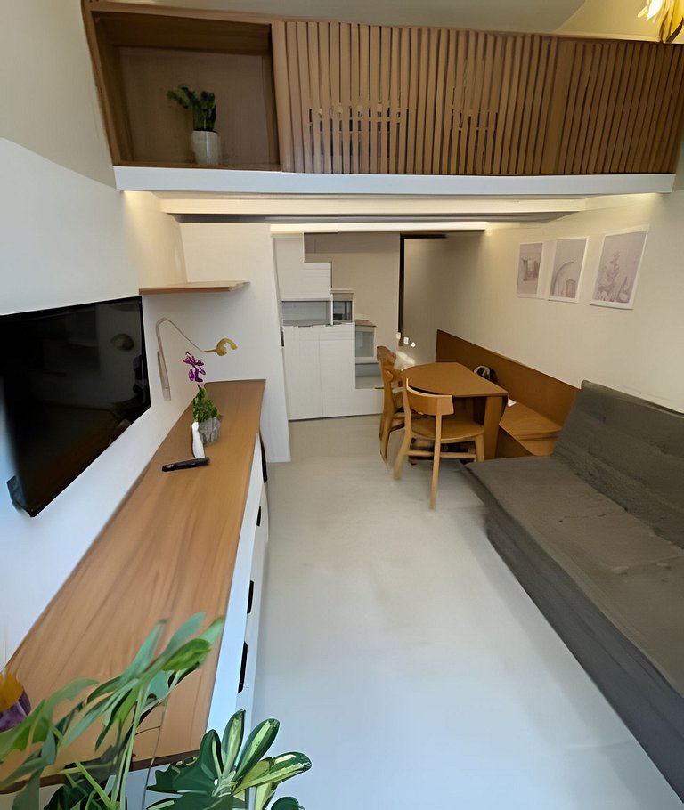 Magnífico Mezanino recém-reformado 2min. Praia