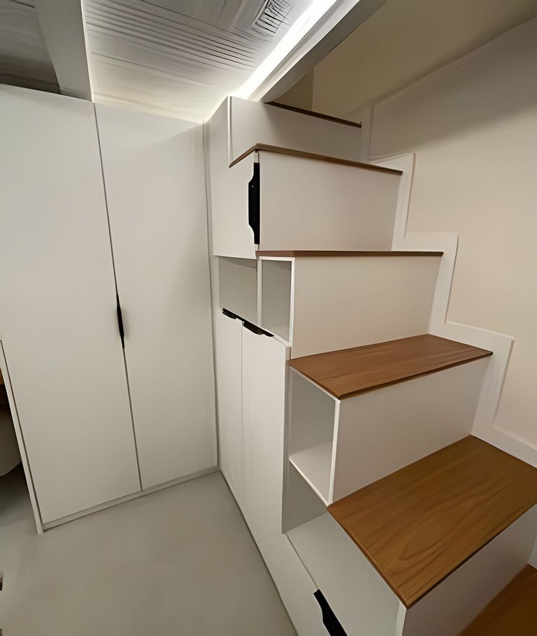 Magnífico Mezanino recém-reformado 2min. Praia