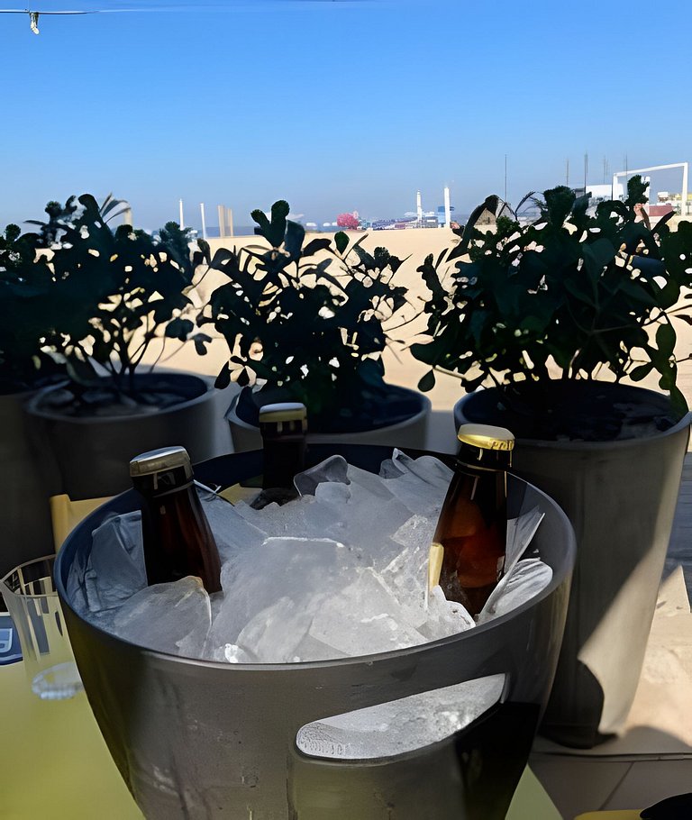 Magnífico Mezanino recém-reformado 2min. Praia