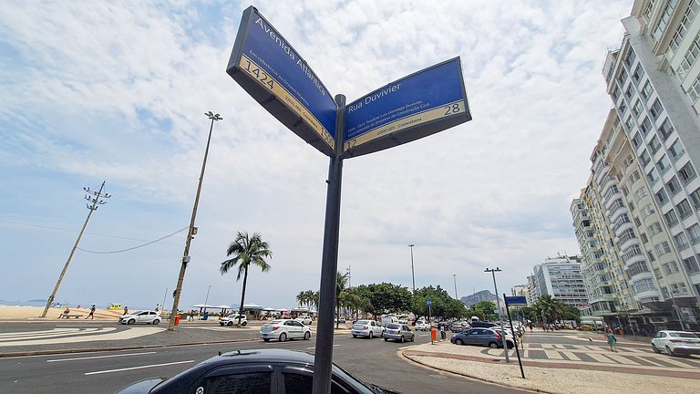 Sofisticação e Elegância com Vista Mar 2min Praia