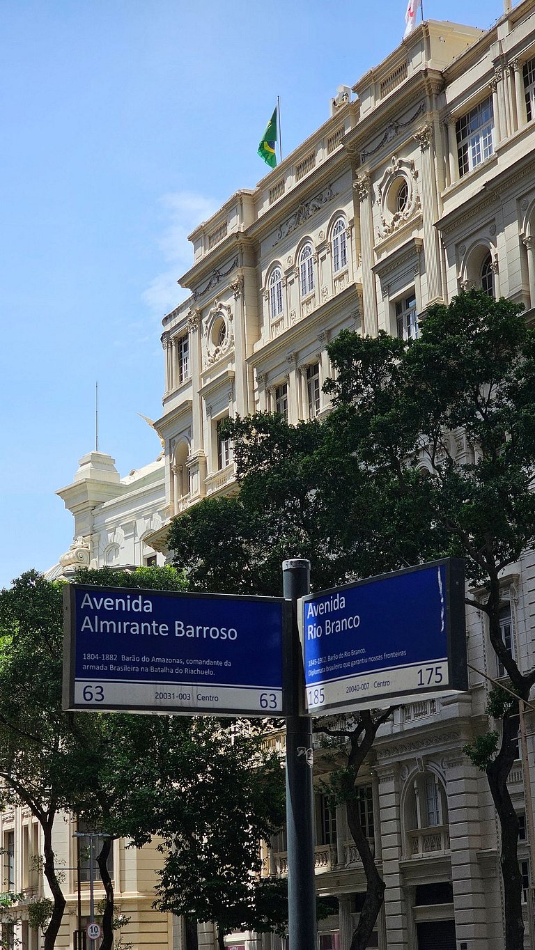 Fantástico Flat no Centro coladinho Consulado USA/Gate SDU L